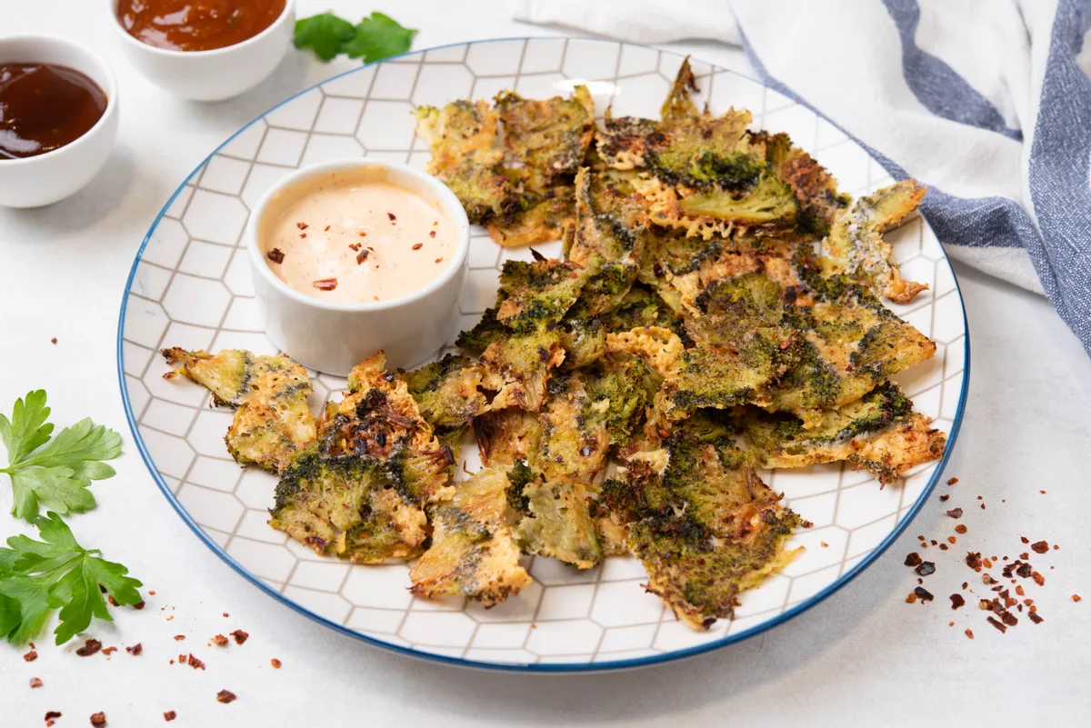 Keto Crispy Parmesan Broccoli Chips