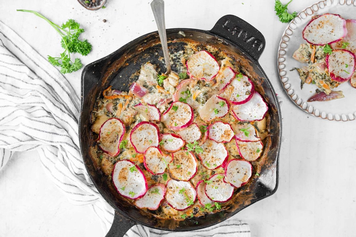 Keto One-Pot Creamy Chicken and “Potatoes” Casserole