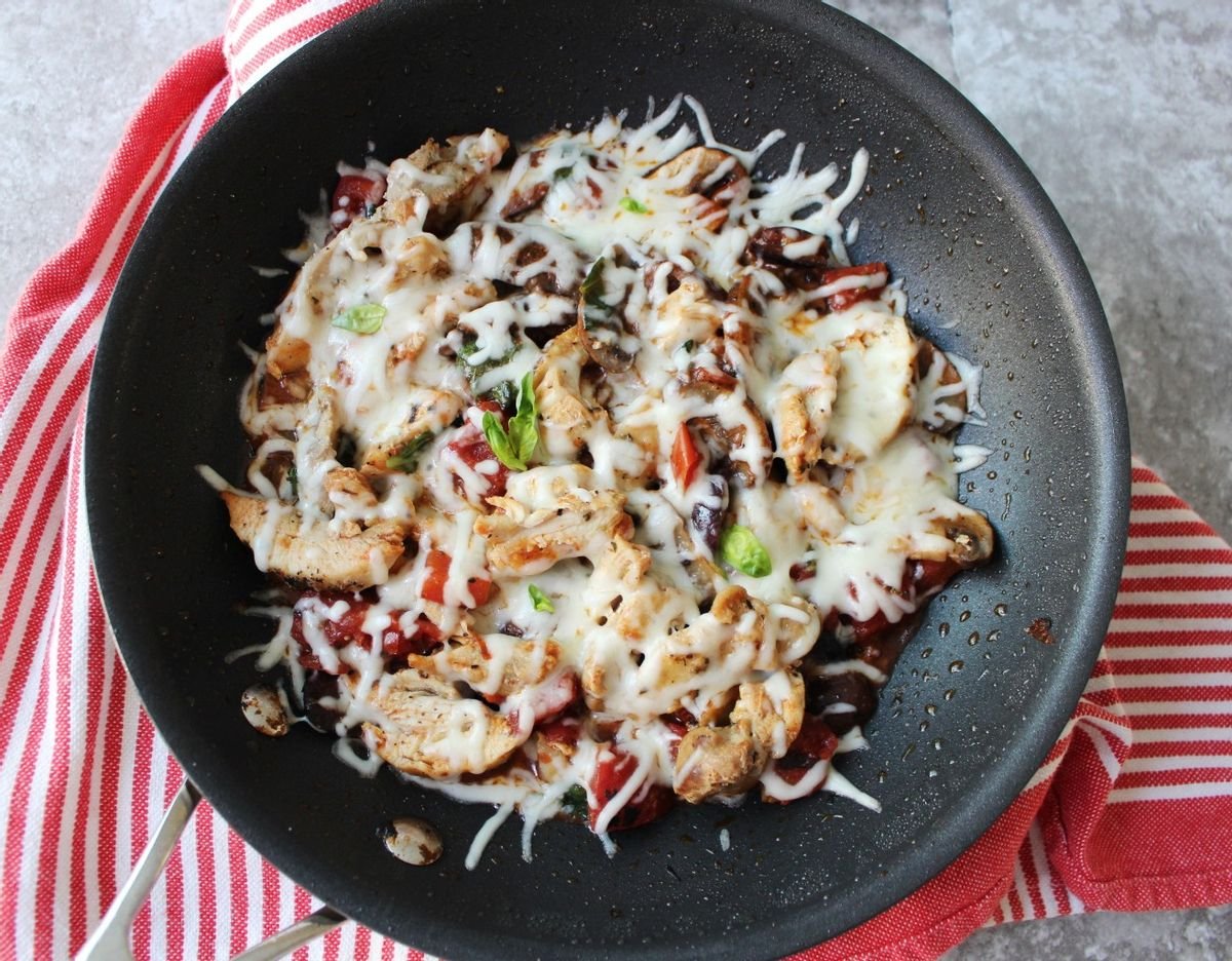 Keto Supreme Chicken Pizza Skillet