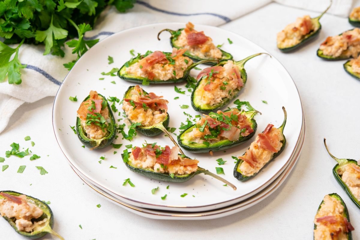 Low-Carb Buffalo Chicken Jalapeno Poppers
