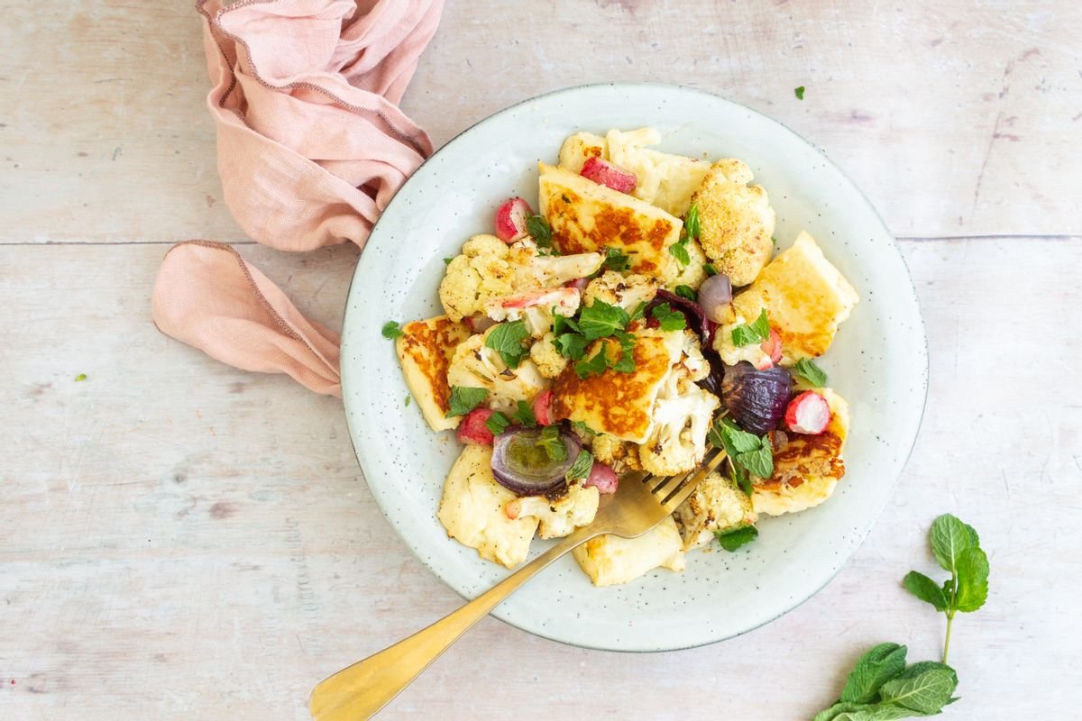 Low Carb Warm Halloumi Salad