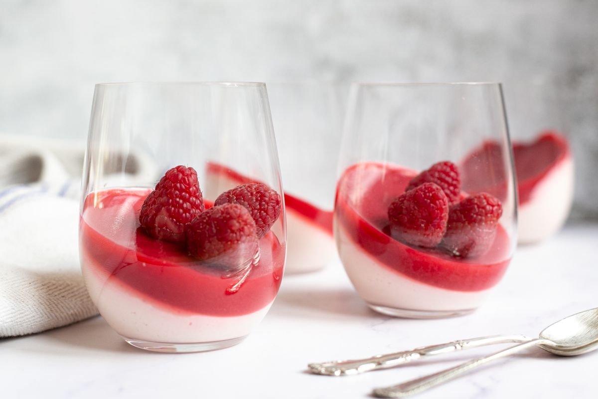 Sweetener-Free Keto Coconut and Raspberry Panna Cotta